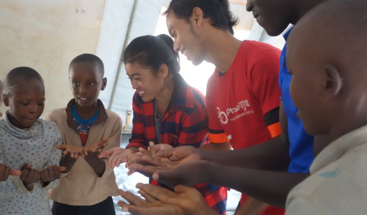 The Cambodian cast of See You Yesterday leading a workshop with young Congolese refugees in the Kigeme refugee camp